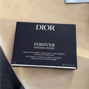 Dior Forever Natural Velvet Transfer-Proof Compact Foundation (Shade 00 Neutral)